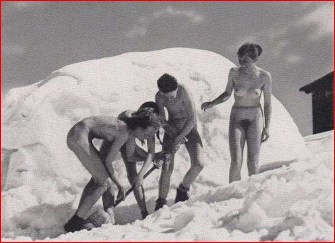 25P Naked people of vintage photos Vol. 29