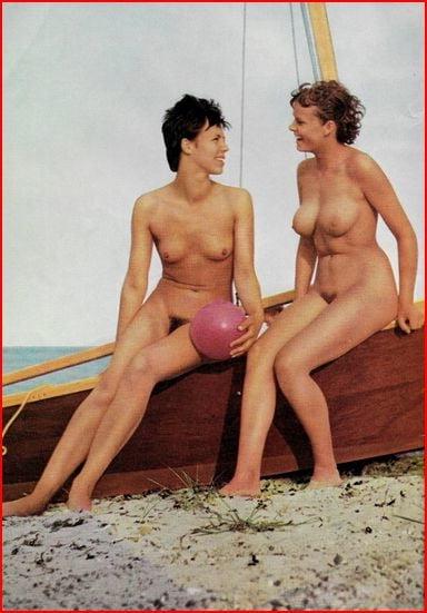 25P Naked people of vintage photos Vol. 29