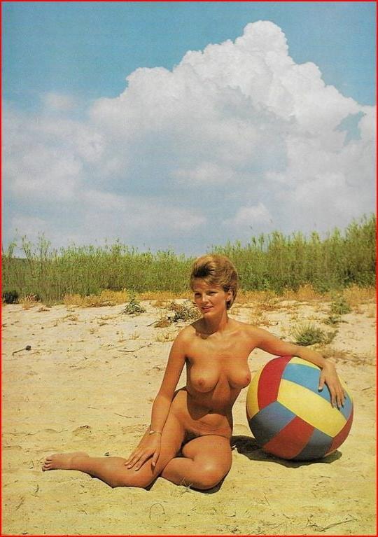 25P Naked people of vintage photos Vol. 29