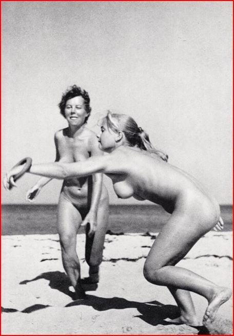 25P Naked people of vintage photos Vol. 29