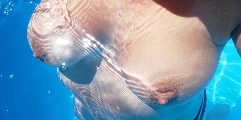 10P Titten raus im Pool