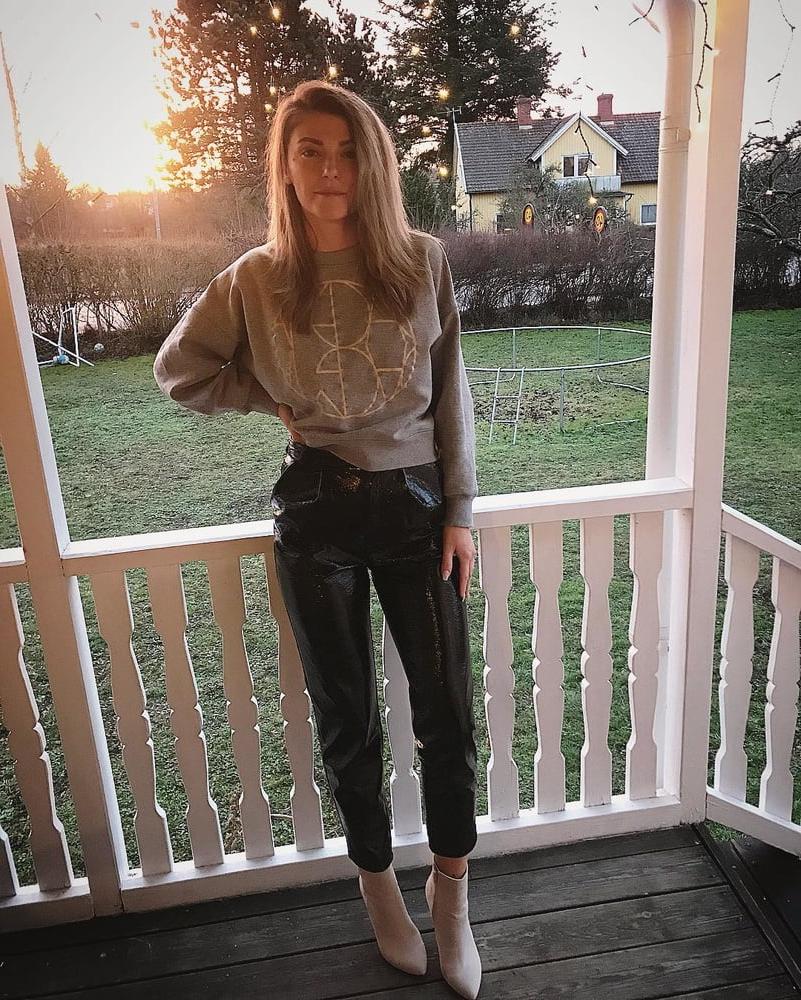 25P Swedish MILF