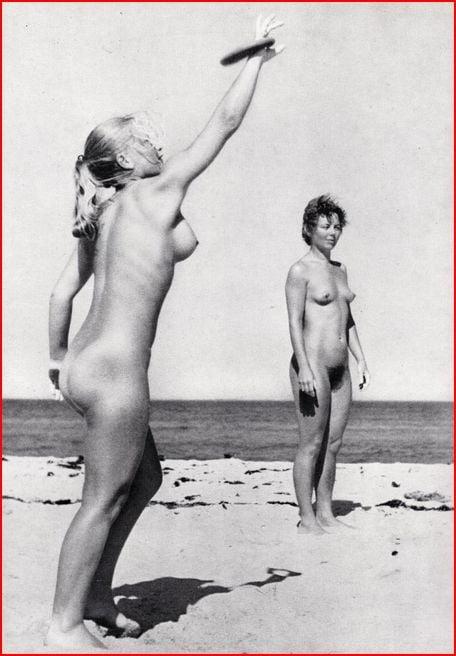 25P Naked people of vintage photos Vol. 28