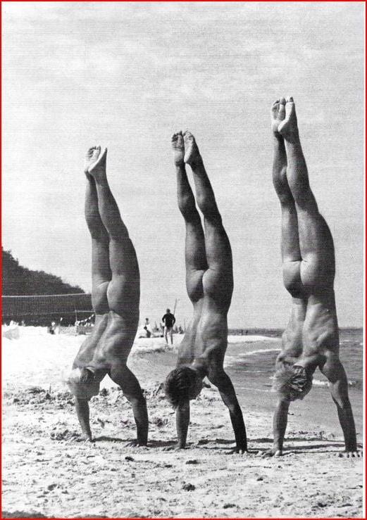 25P Naked people of vintage photos Vol. 28