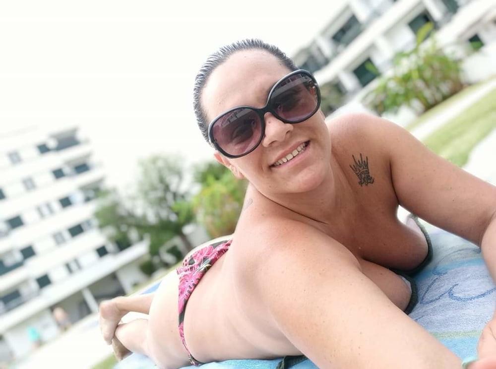 18P Portuguese barmaid