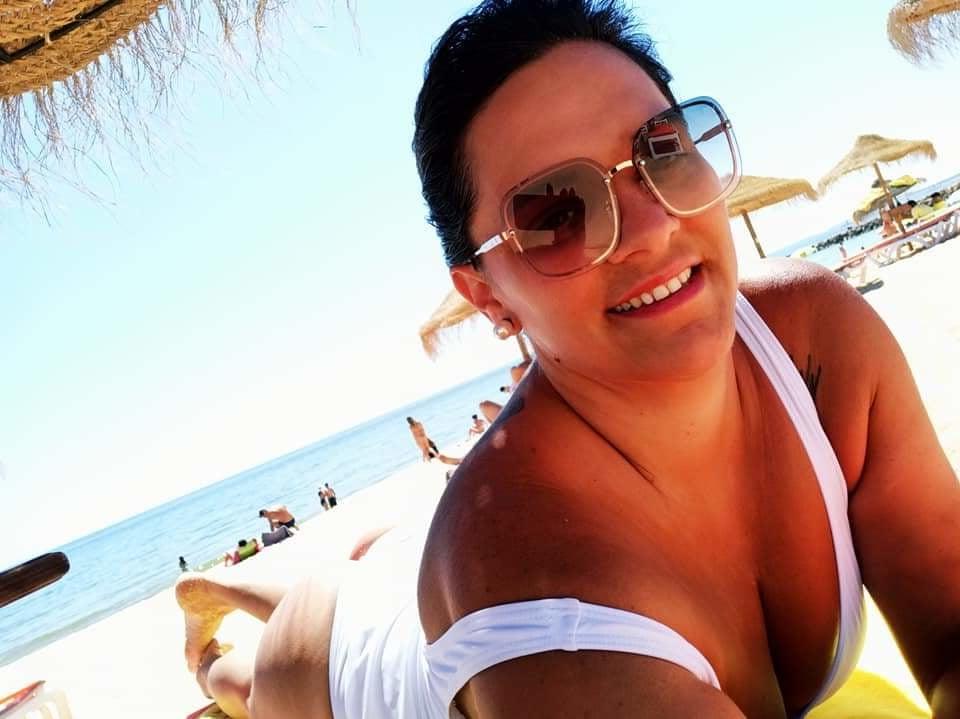 18P Portuguese barmaid