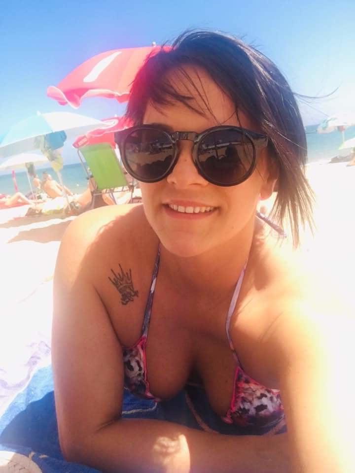 18P Portuguese barmaid