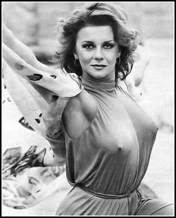 25P Retro mature # Milfs and Moms Vintage 01