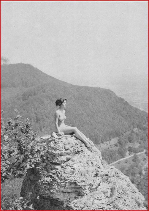25P Naked people of vintage photos Vol. 27