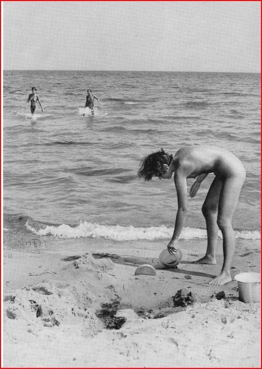 25P Naked people of vintage photos Vol. 27