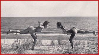 25P Naked people of vintage photos Vol. 27