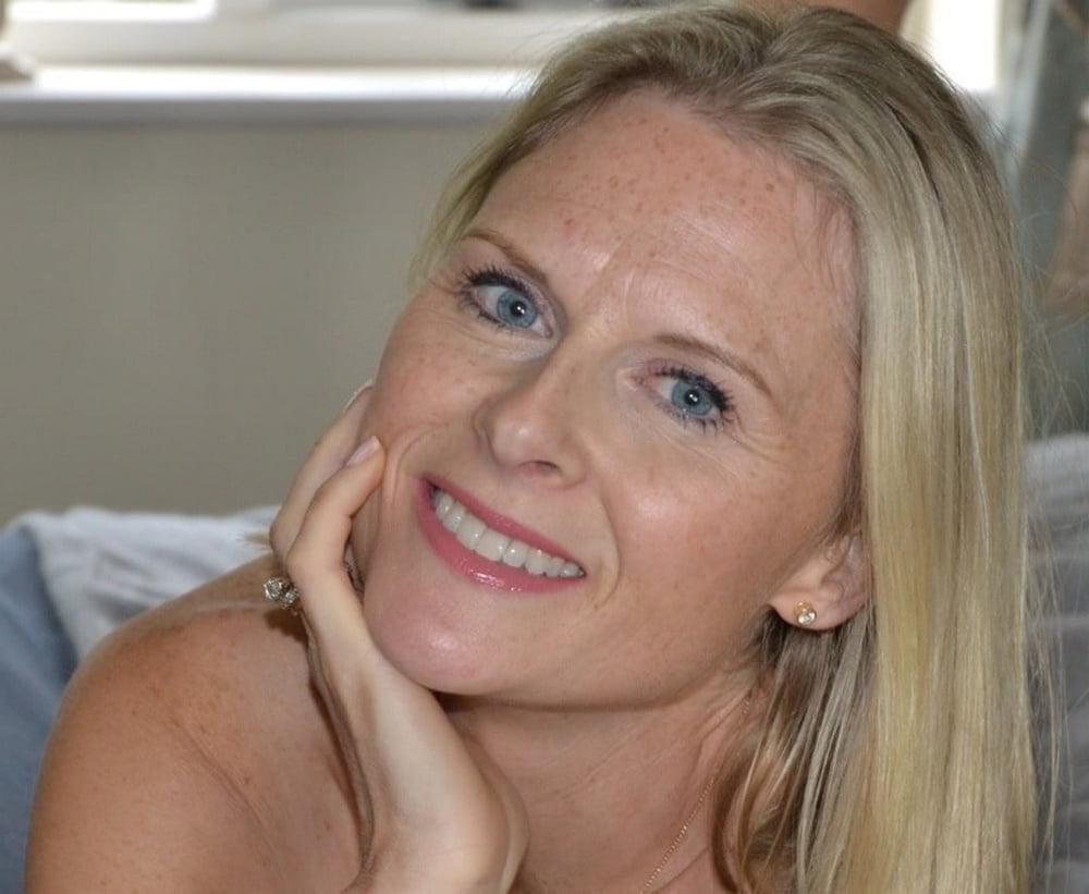 25P Milfs - Posing 86