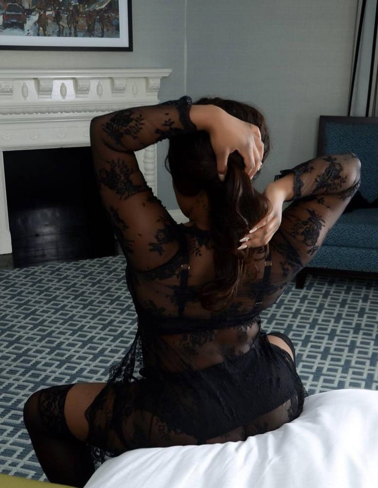 16P women who tied me up so men can fuck me freely