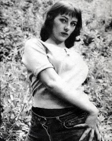 25P Jacquelyn Prescott - Vintage &amp; Retro