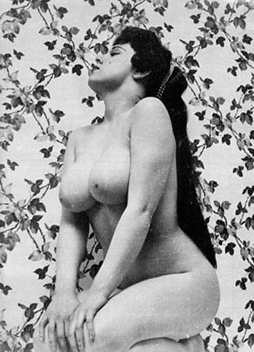 25P Lorraine Burnett - Vintage &amp; Retro