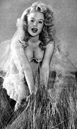 25P Betty Brosmer - Vintage &amp; Retro