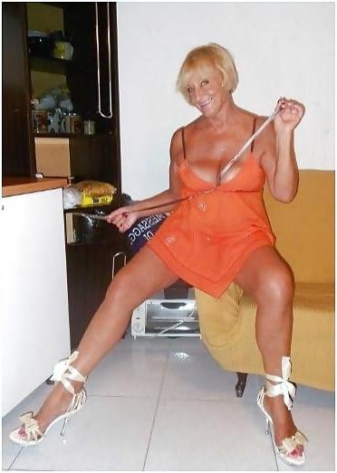 14P Stunning non-nude blonde GILF