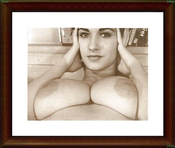 25P A1NYC Vintage Big Boob Babe
