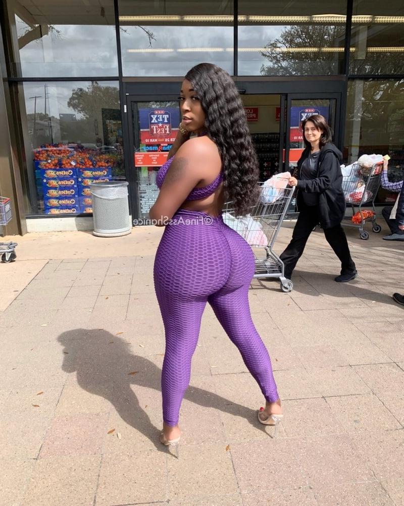 18P Big beautiful tits and ass
