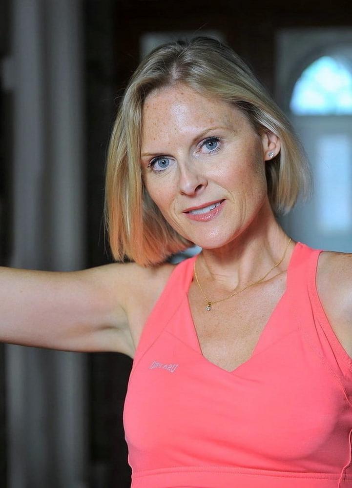 25P Milfs - Posing 87
