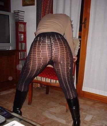 25P Mature Women in Pantyhose 3
