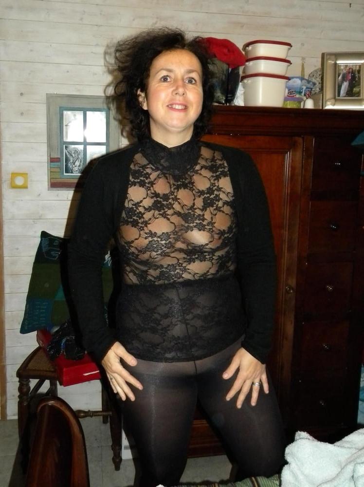 25P Mature Women in Pantyhose