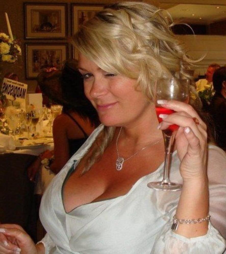 16P Big tit UK celebrity