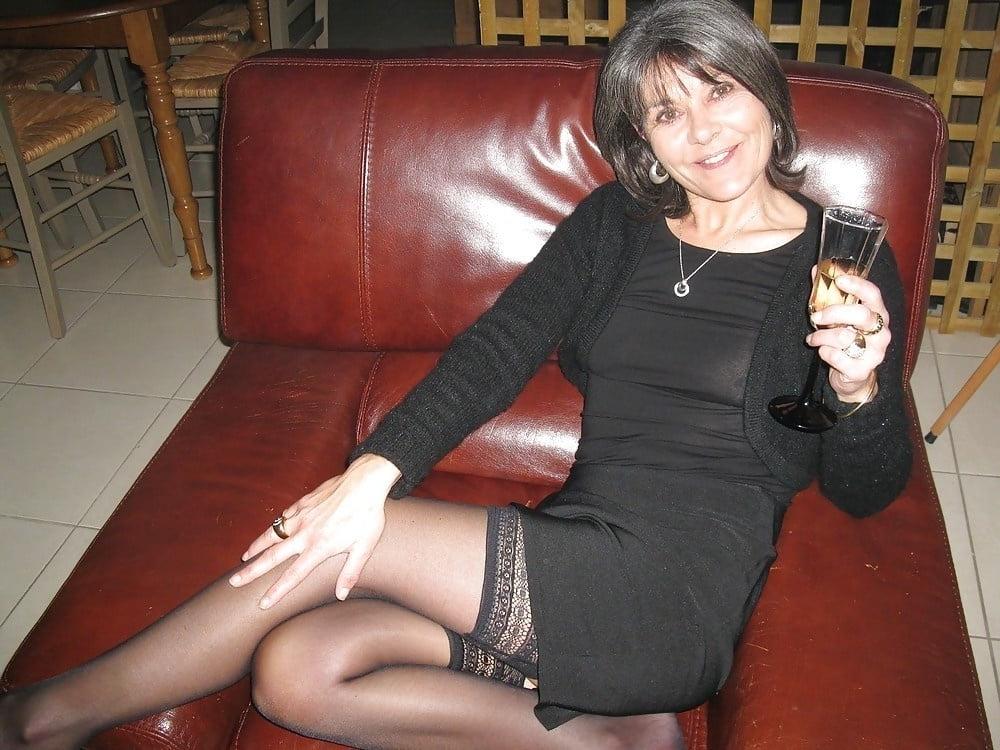 25P Mature Women in Nylons and Stockings 4