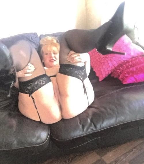 25P Mature Women in Nylons and Stockings 4