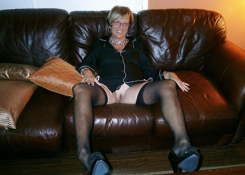 25P Mature Women in Nylons and Stockings 4