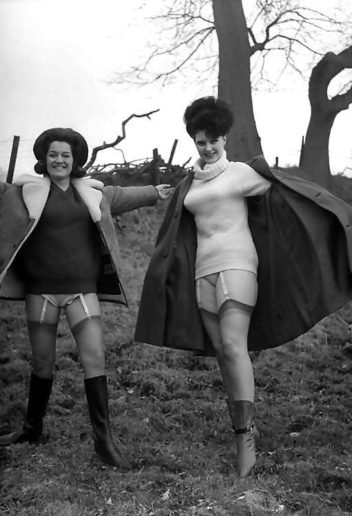 23P Vintage Ladies In Stockings 7