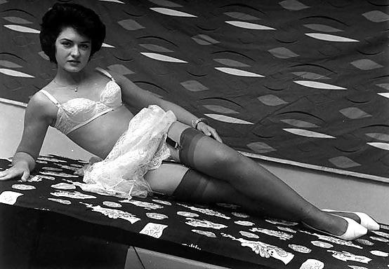 23P Vintage Ladies In Stockings 7