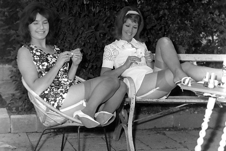 23P Vintage Ladies In Stockings 7