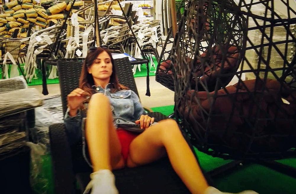 23P SDRUWS2- RUSSIAN TEEN EXHIBITIONIST IN A PUBLIC PLACE