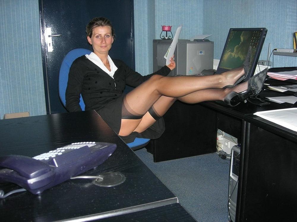25P Mature Women in Nylons and Stockings 2