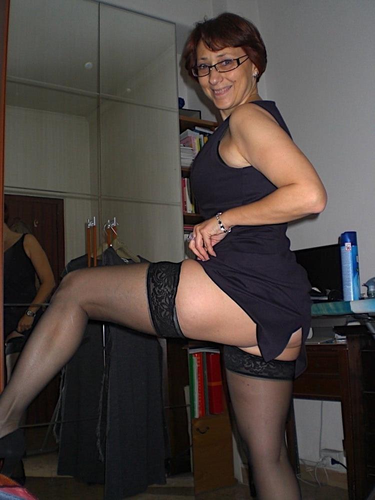 25P Mature Women in Nylons and Stockings 8