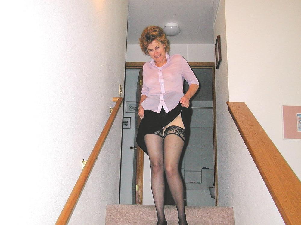 25P Mature Women in Nylons and Stockings 3