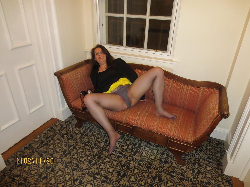 25P Mature Women in Pantyhose 2