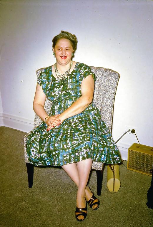 17P Vintage Milfs and Grannies