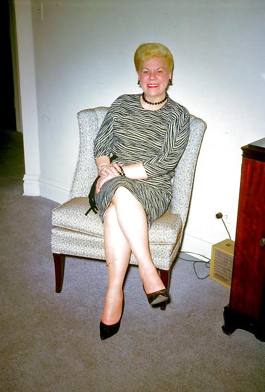 17P Vintage Milfs and Grannies