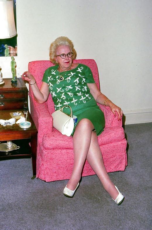 17P Vintage Milfs and Grannies
