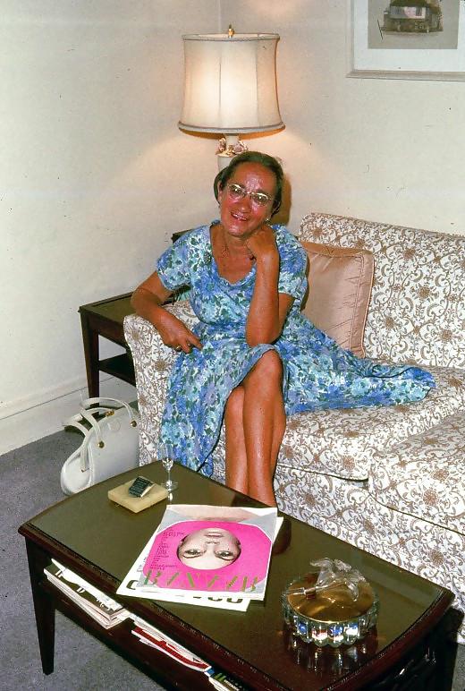 17P Vintage Milfs and Grannies