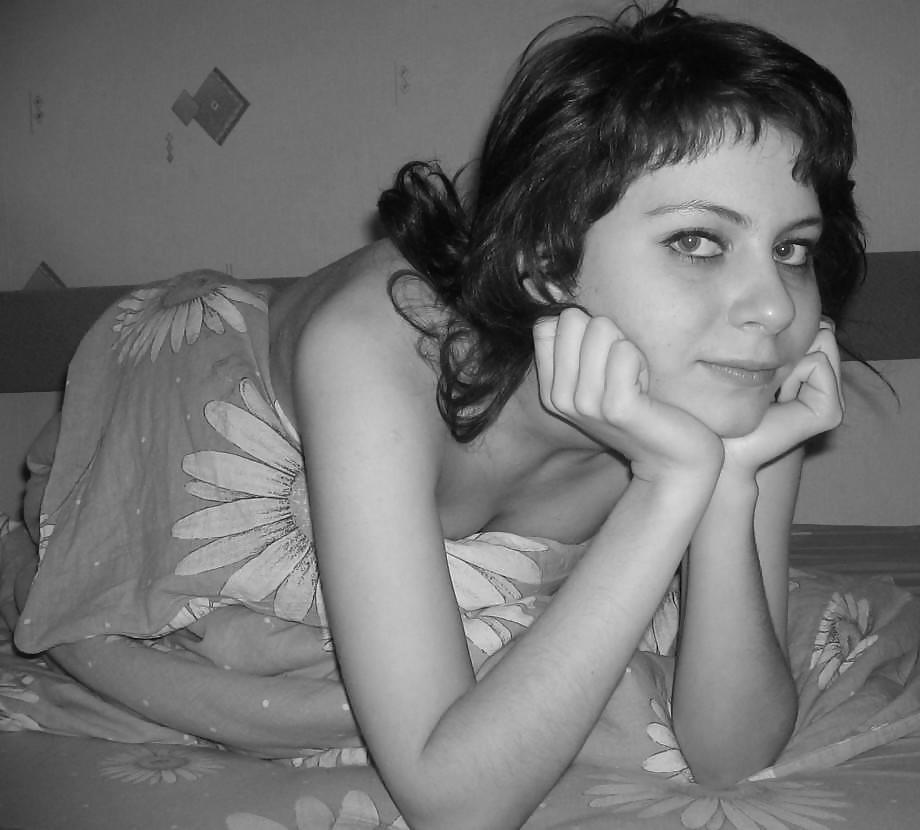 25P RUSSIAN TEEN POSING