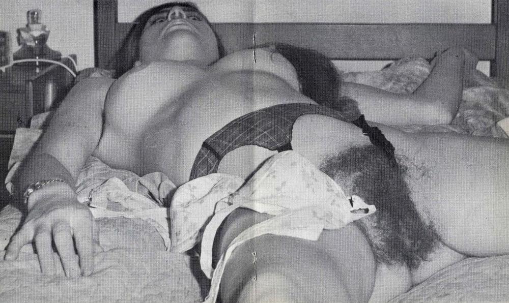 25P Vintage Hairy Women