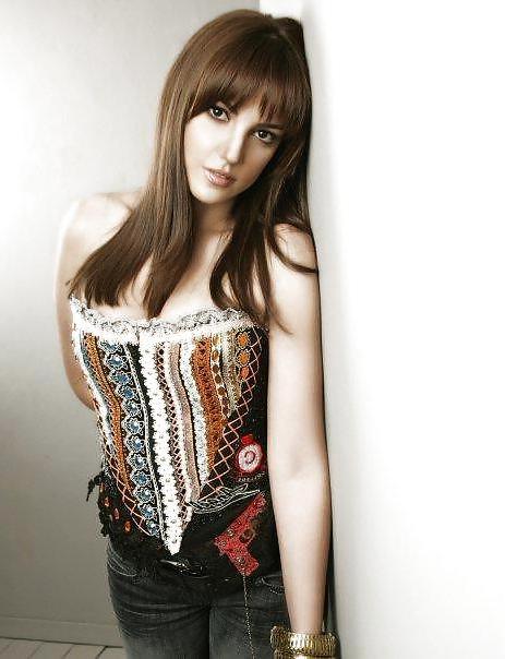 25P Arab celebrity
