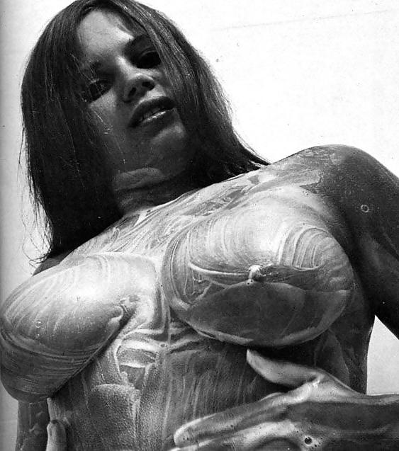 25P Busty Vintage Model Lori Harmon