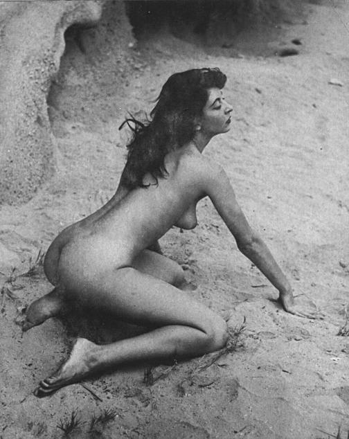 25P Naked people of vintage photos Vol. 24