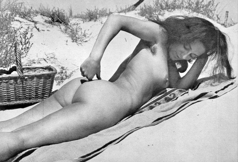 25P Naked people of vintage photos Vol. 24