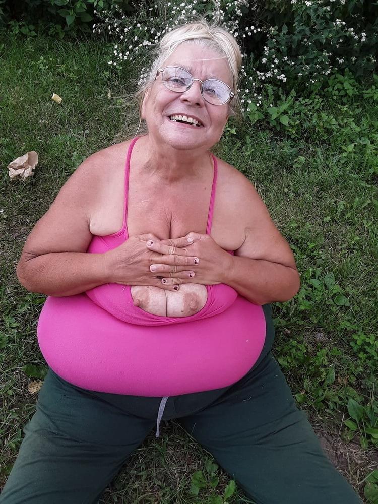 25P Favorite big Nipples Granny
