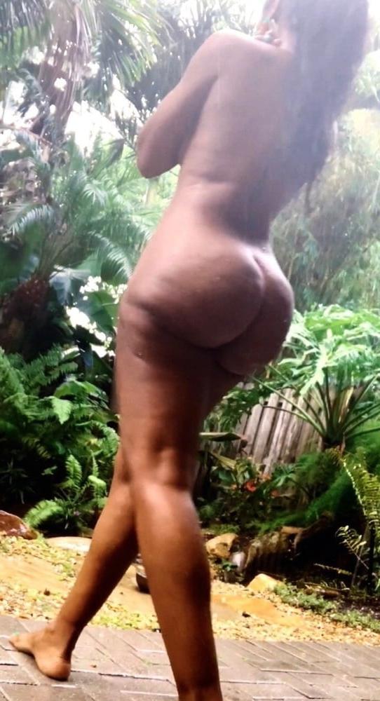 25P Black Exhibitionist 40.6